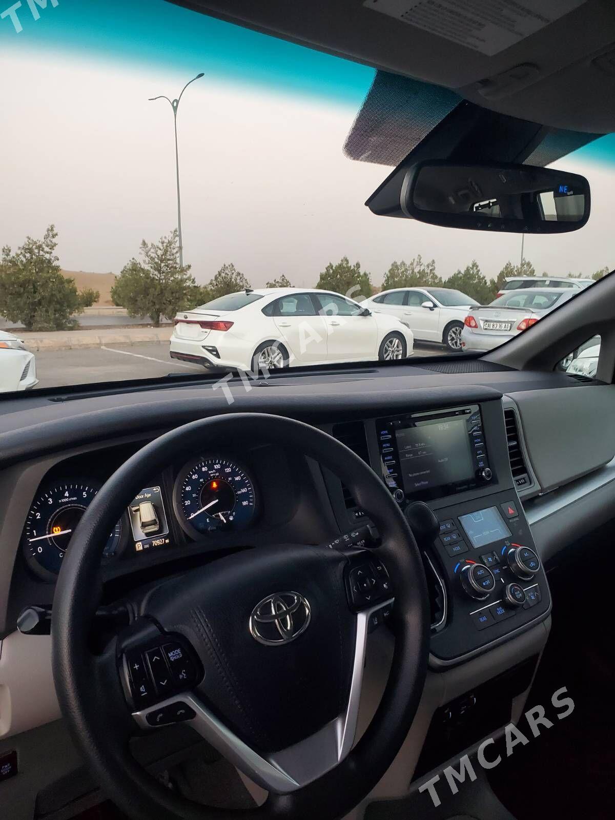 Toyota Sienna 2020 - 439 000 TMT - Ашхабад - img 2