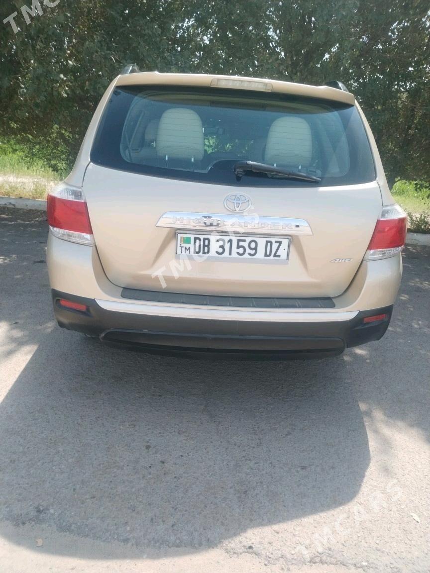 Toyota Highlander 2010 - 320 000 TMT - Гурбансолтан Едже - img 2