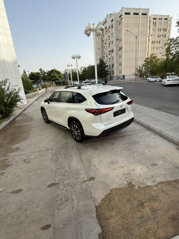 Toyota Highlander 2022 - 555 600 TMT - Aşgabat - img 4