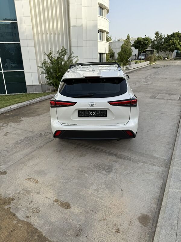 Toyota Highlander 2022 - 555 600 TMT - Aşgabat - img 3