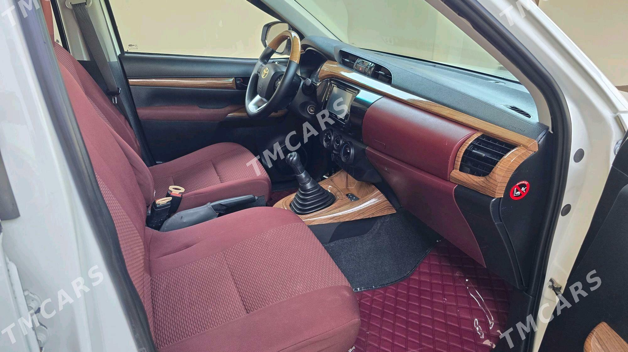 Toyota Hilux 2020 - 355 000 TMT - Aşgabat - img 6