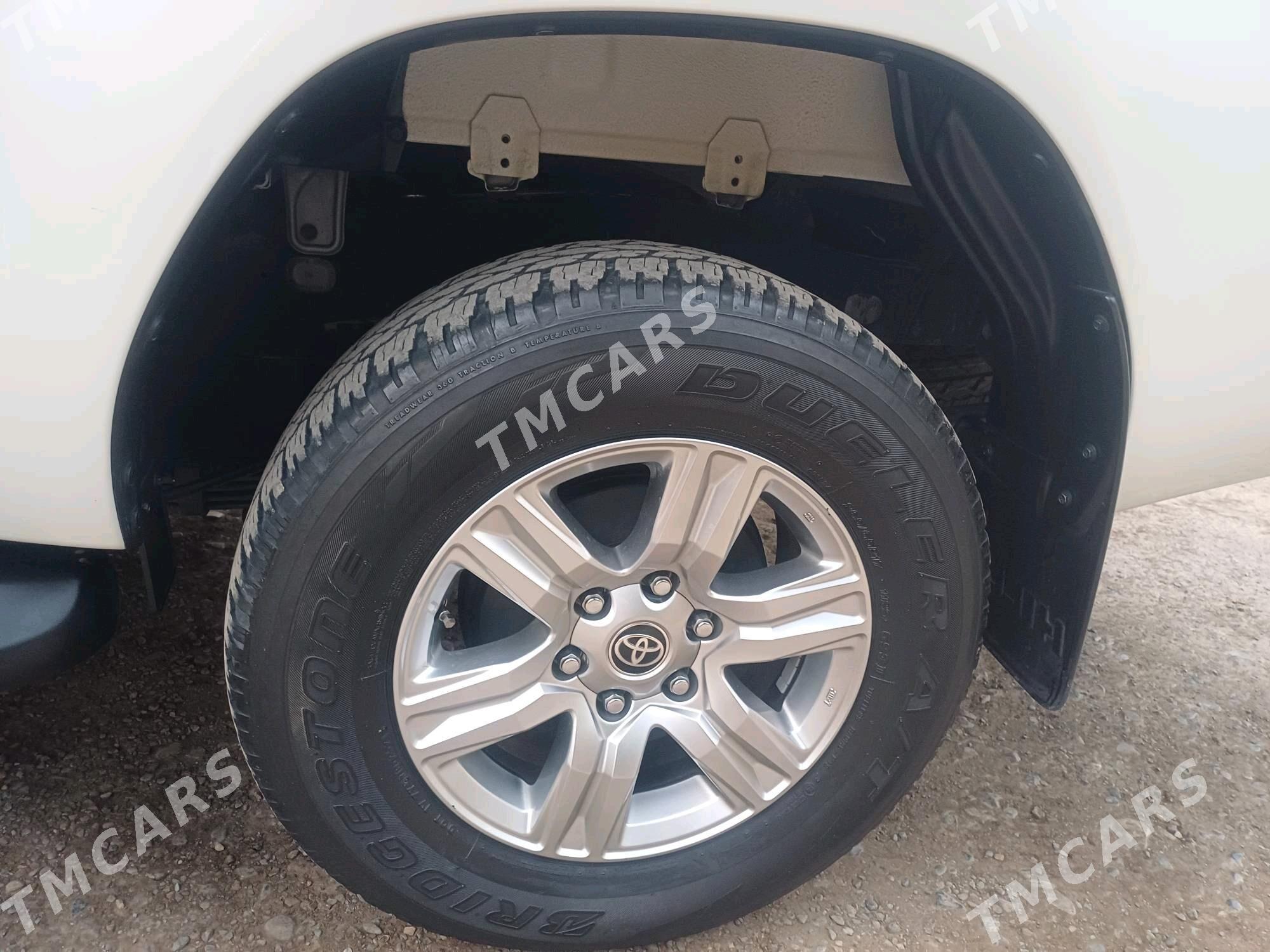 Toyota Hilux 2022 - 600 000 TMT - Türkmenabat - img 9