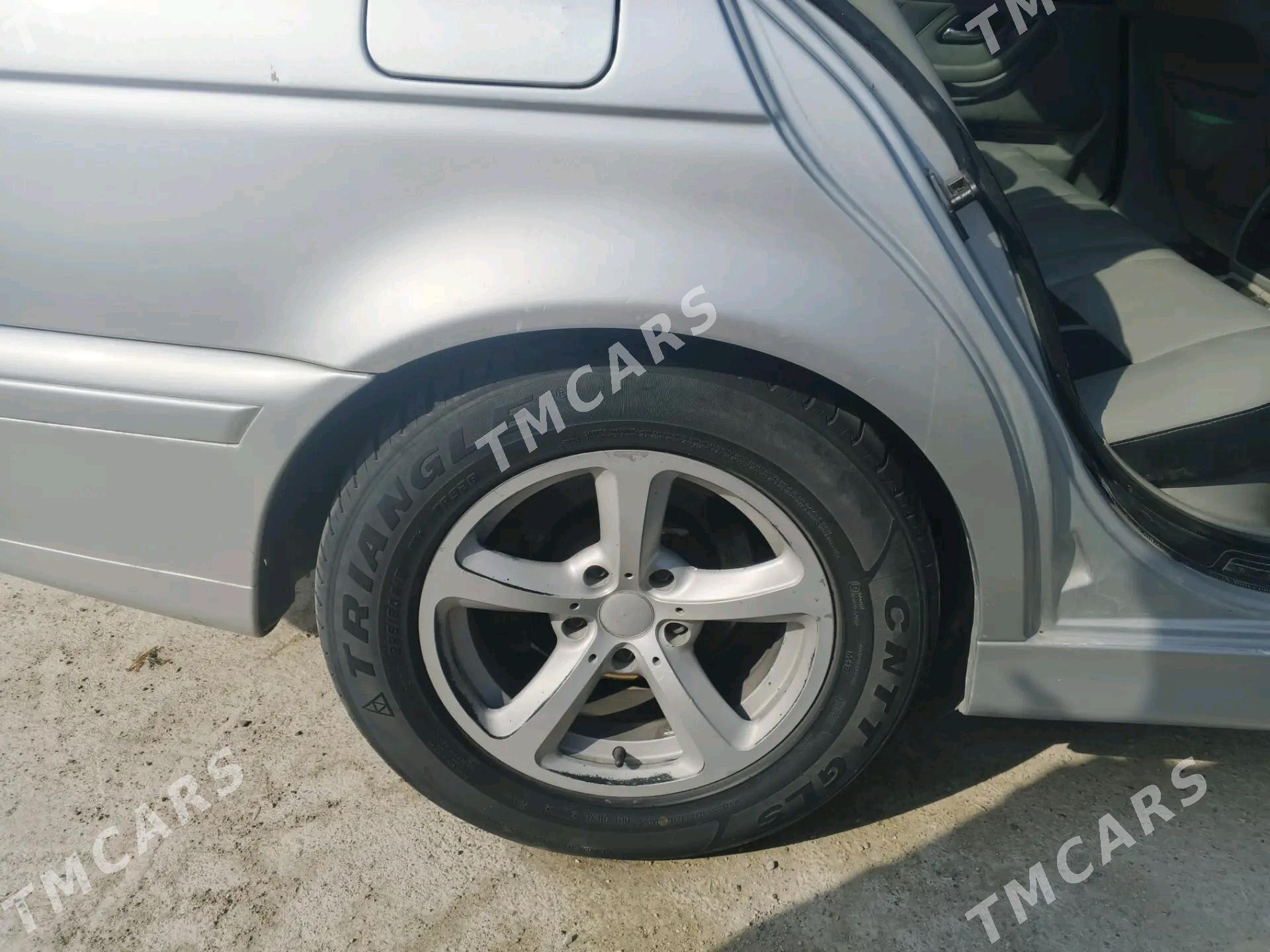 BMW 5 Series 2003 - 100 000 TMT - Hazar - img 5