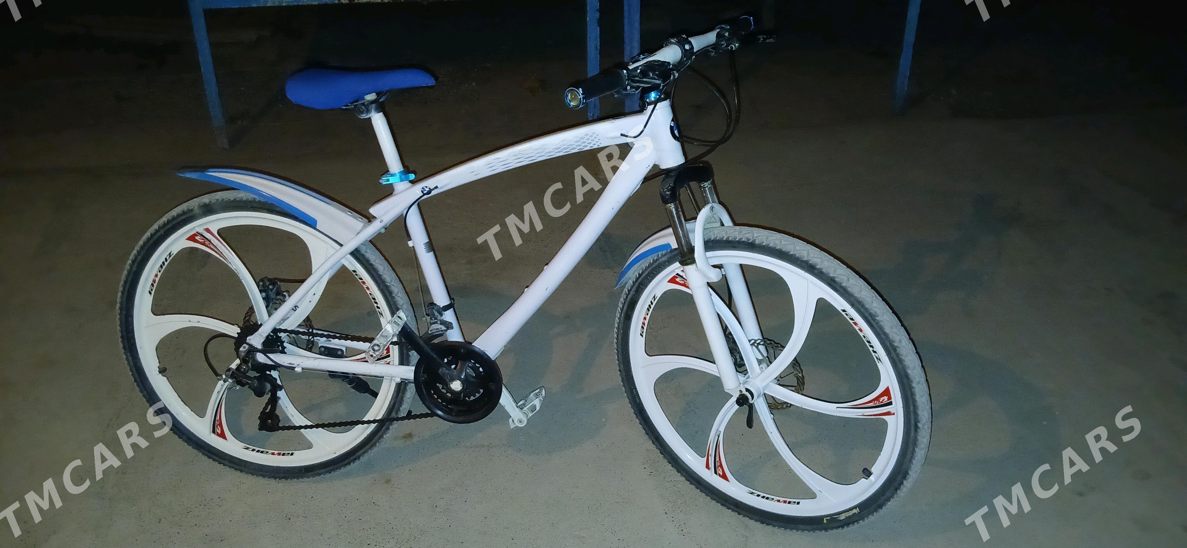 BMW tigir - Яшлык - img 2