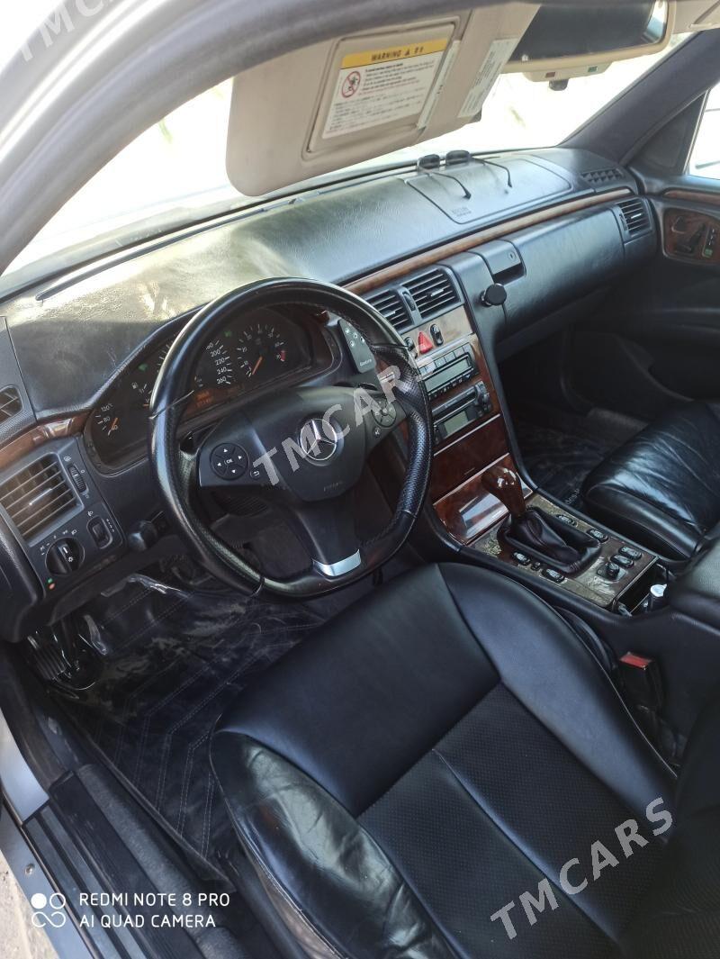 Mercedes-Benz E320 2001 - 115 000 TMT - Хазар - img 6
