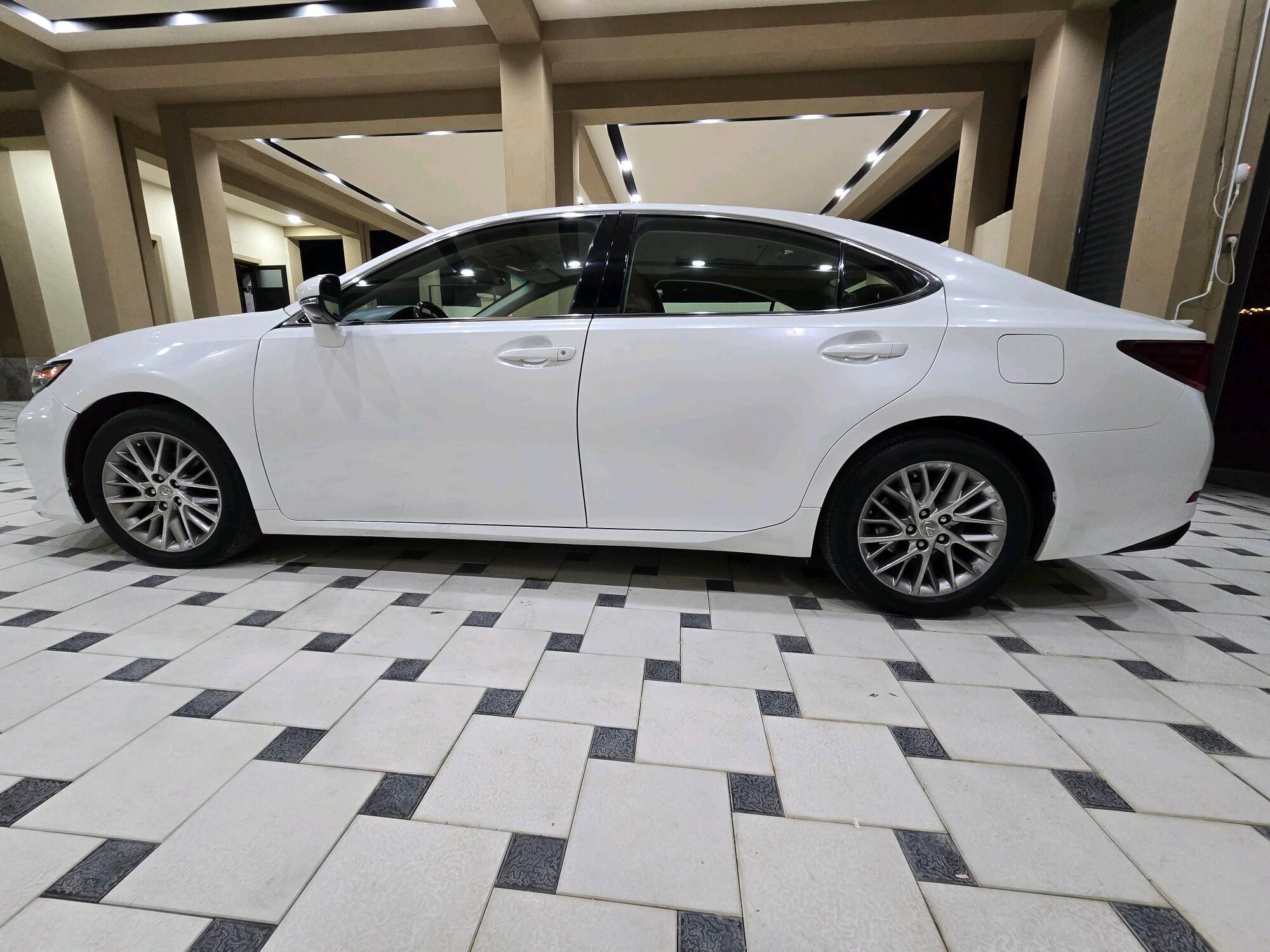 Lexus ES 350 2018 - 460 000 TMT - Бекреве - img 6
