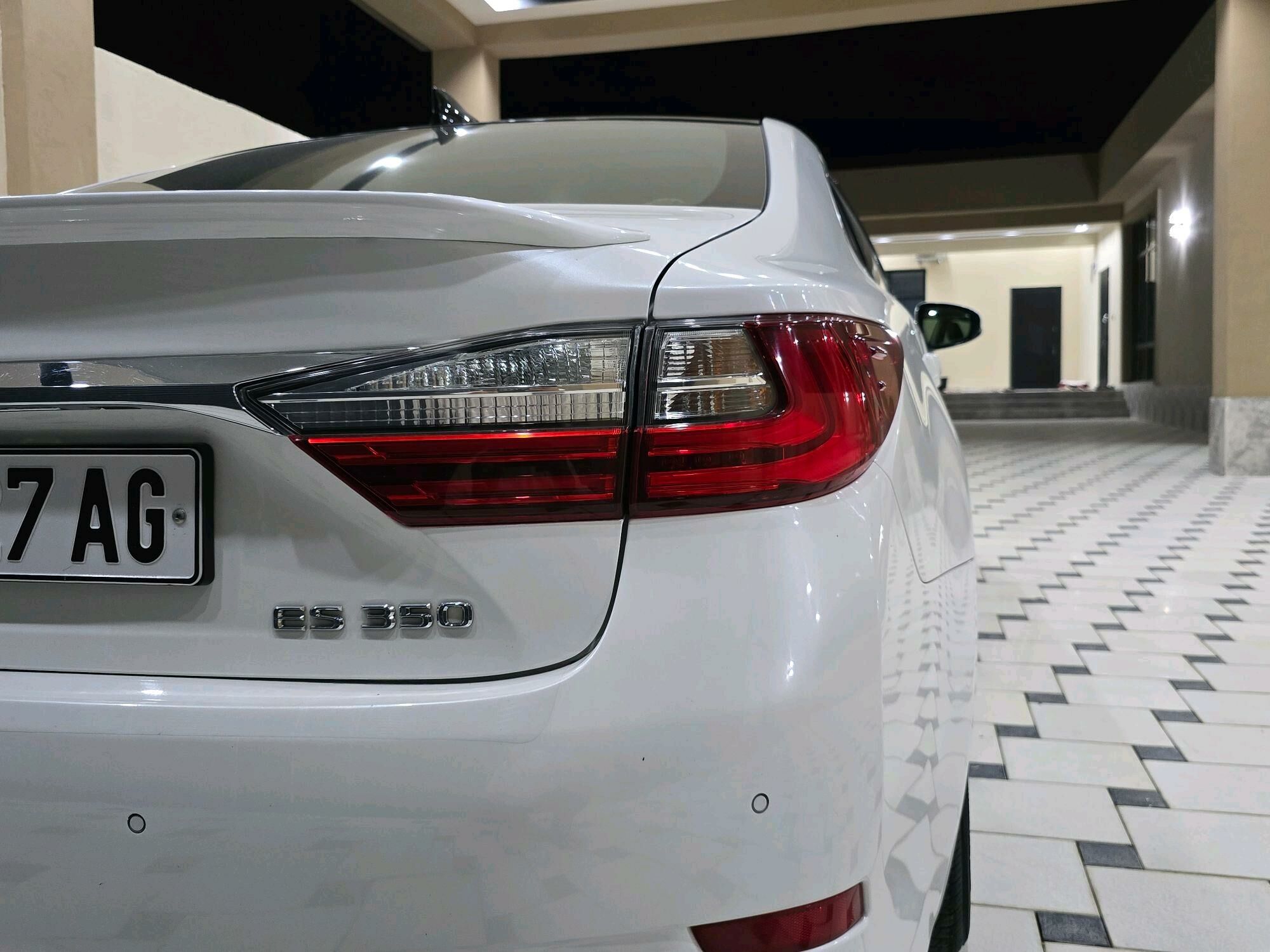 Lexus ES 350 2018 - 460 000 TMT - Бекреве - img 3