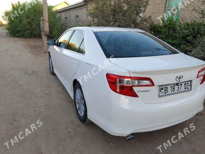 Toyota Camry 2013 - 200 000 TMT - Köneürgenç - img 4