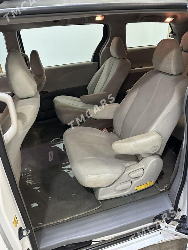 Toyota Sienna 2011 - 260 000 TMT - Ашхабад - img 4