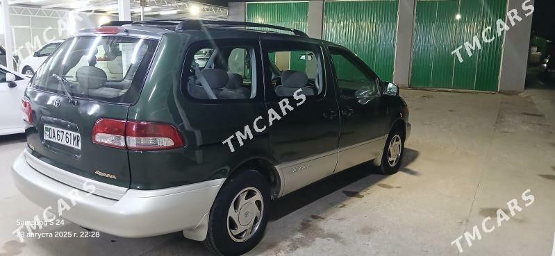 Toyota Sienna 2002 - 135 000 TMT - Мары - img 1