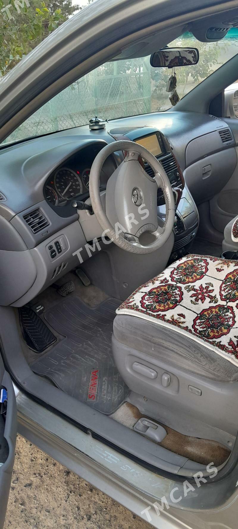 Toyota Sienna 2005 - 215 000 TMT - Türkmenabat - img 6