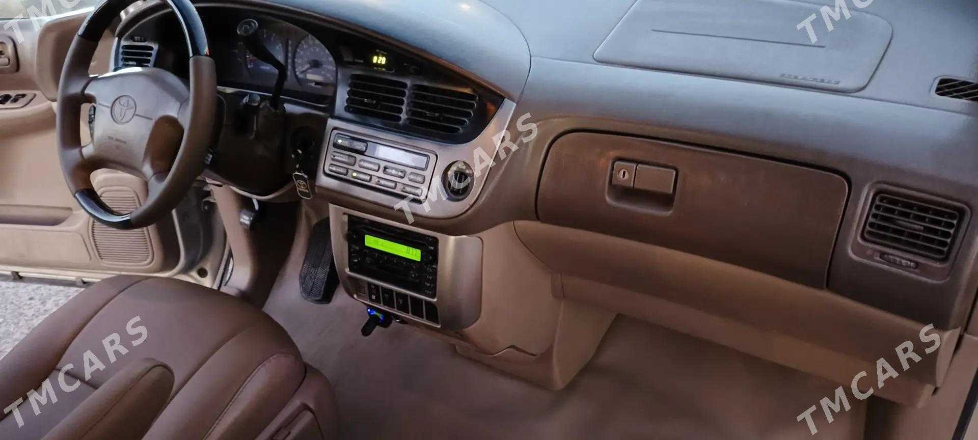 Toyota Sienna 2001 - 177 000 TMT - Gyzylarbat - img 1