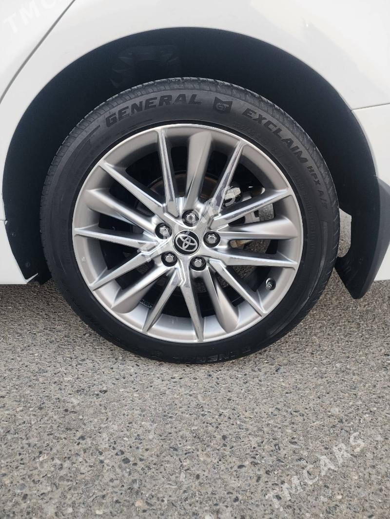 Toyota Camry 2024 - 375 000 TMT - Кëши - img 6