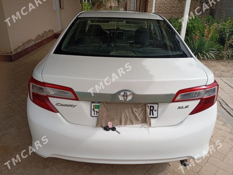 Toyota Camry 2012 - 150 000 TMT - Baýramaly - img 4