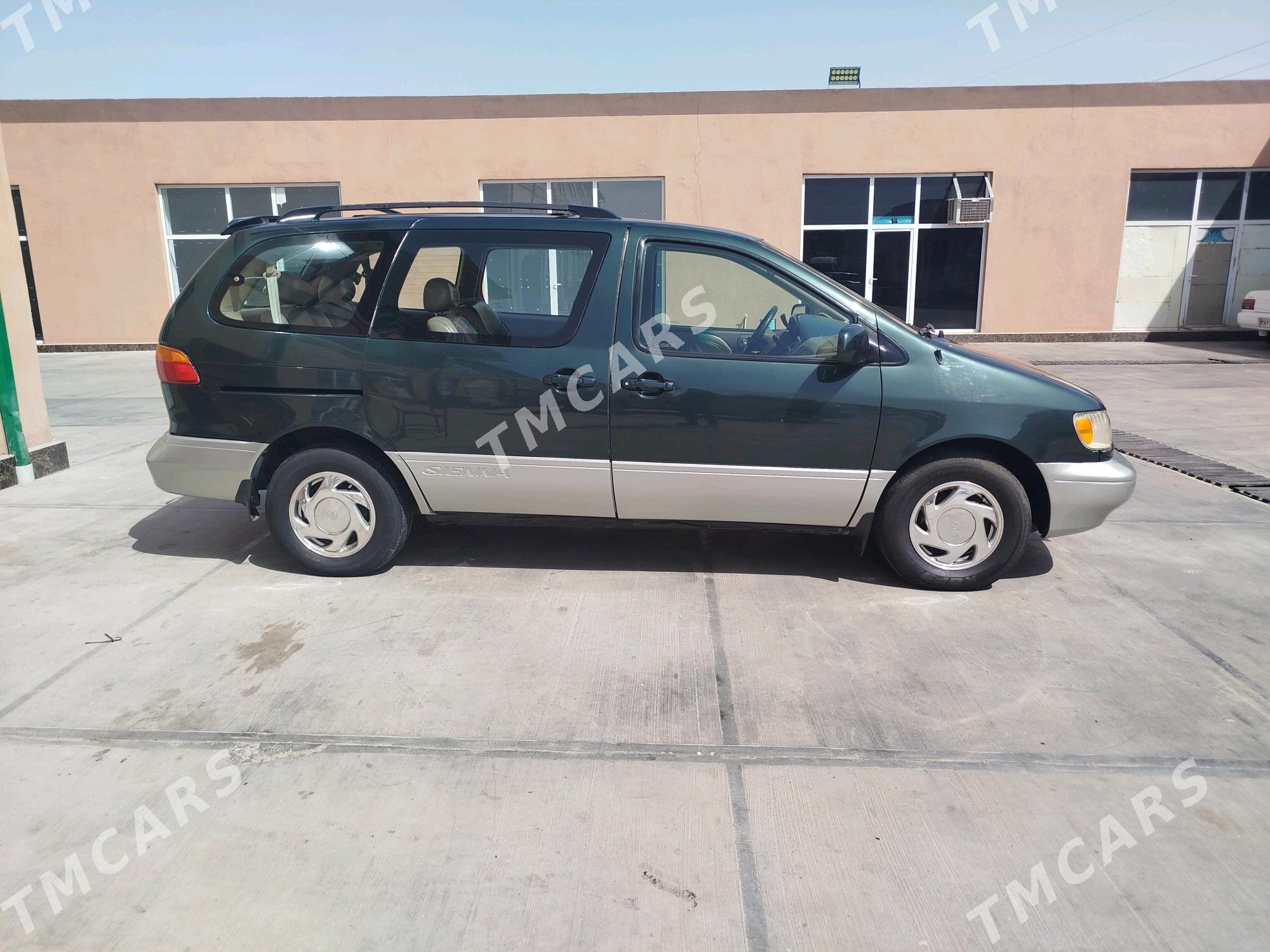 Toyota Sienna 2000 - 140 000 TMT - Mary - img 3