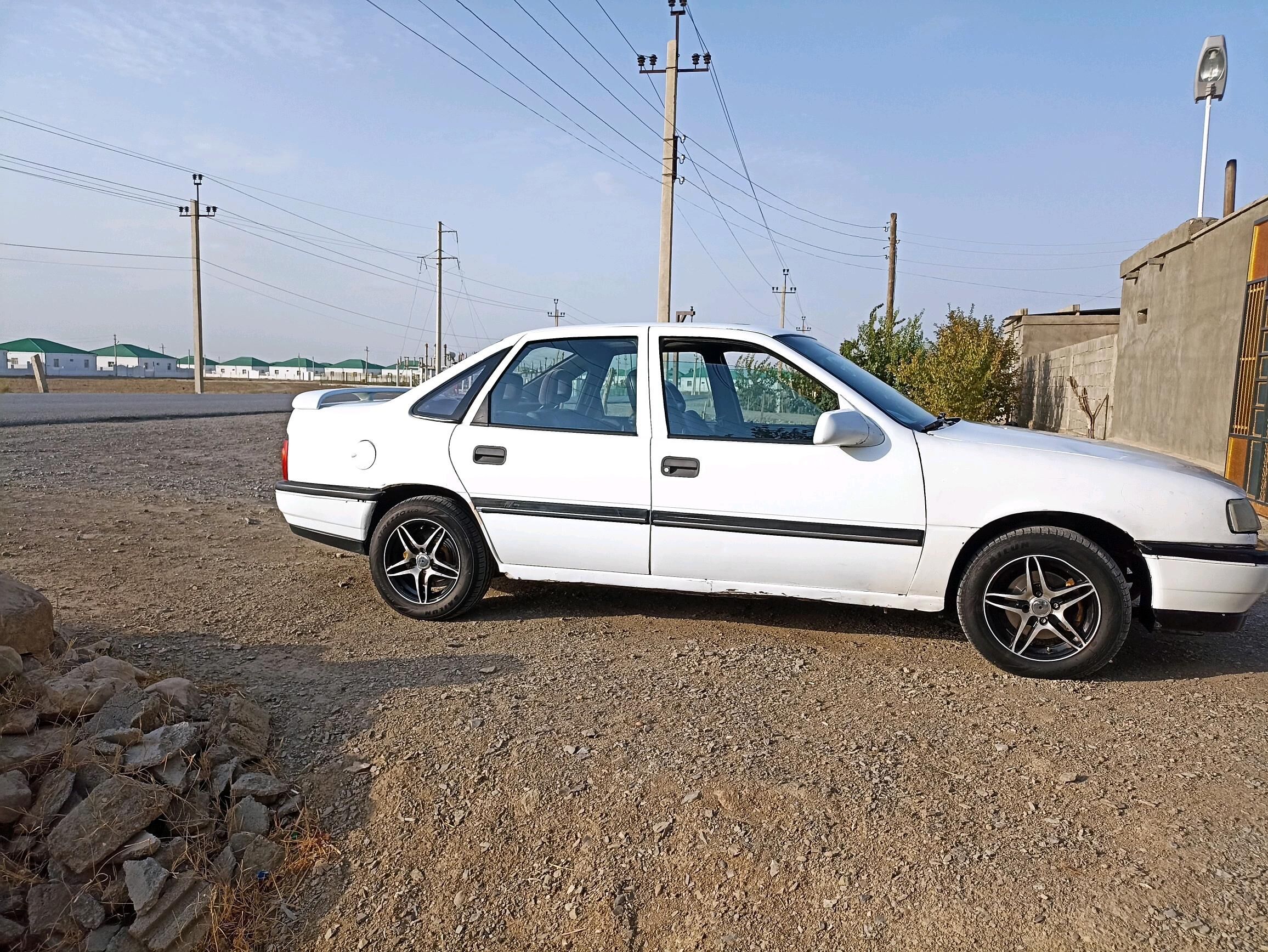 Opel Vectra 1989 - 28 000 TMT - Бахарден - img 4