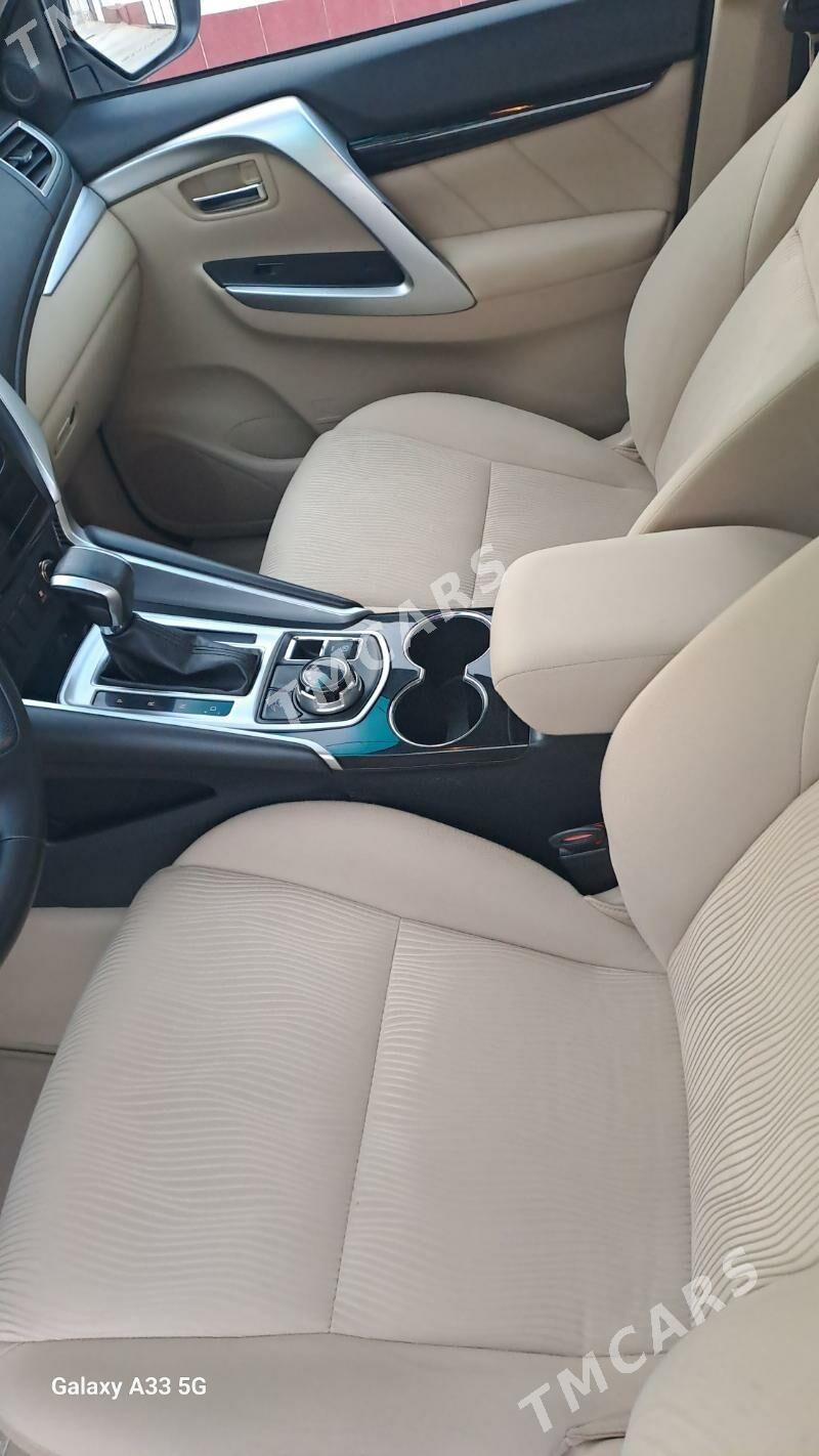 Mitsubishi Montero Sport 2019 - 375 000 TMT - Bedew - img 7