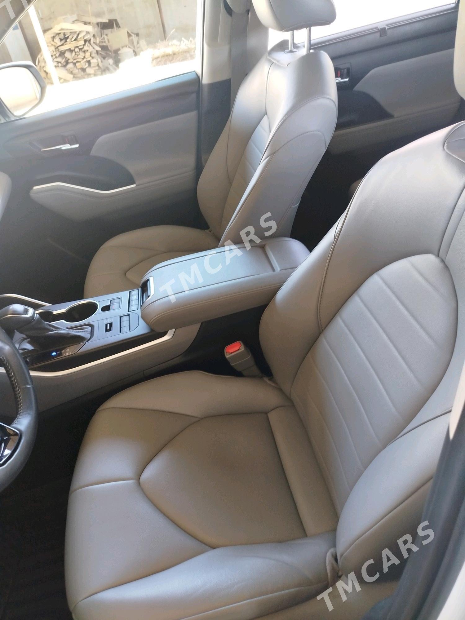 Toyota Highlander 2021 - 480 000 TMT - Мары - img 2