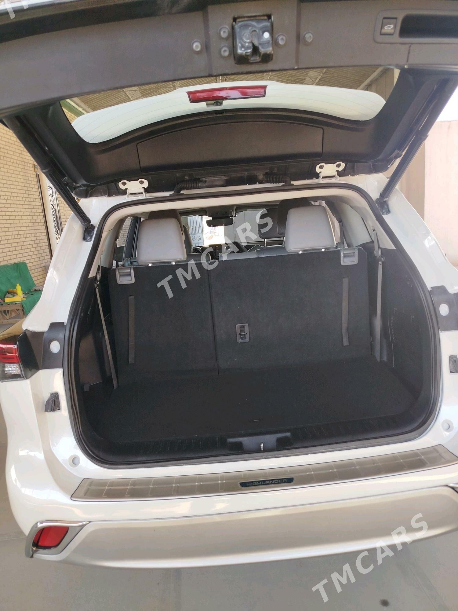Toyota Highlander 2021 - 480 000 TMT - Мары - img 3