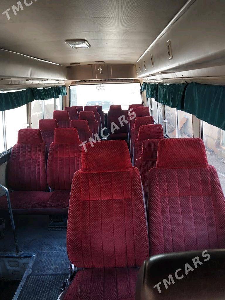 Toyota Coaster 1991 - 140 000 TMT - Гумдаг - img 5