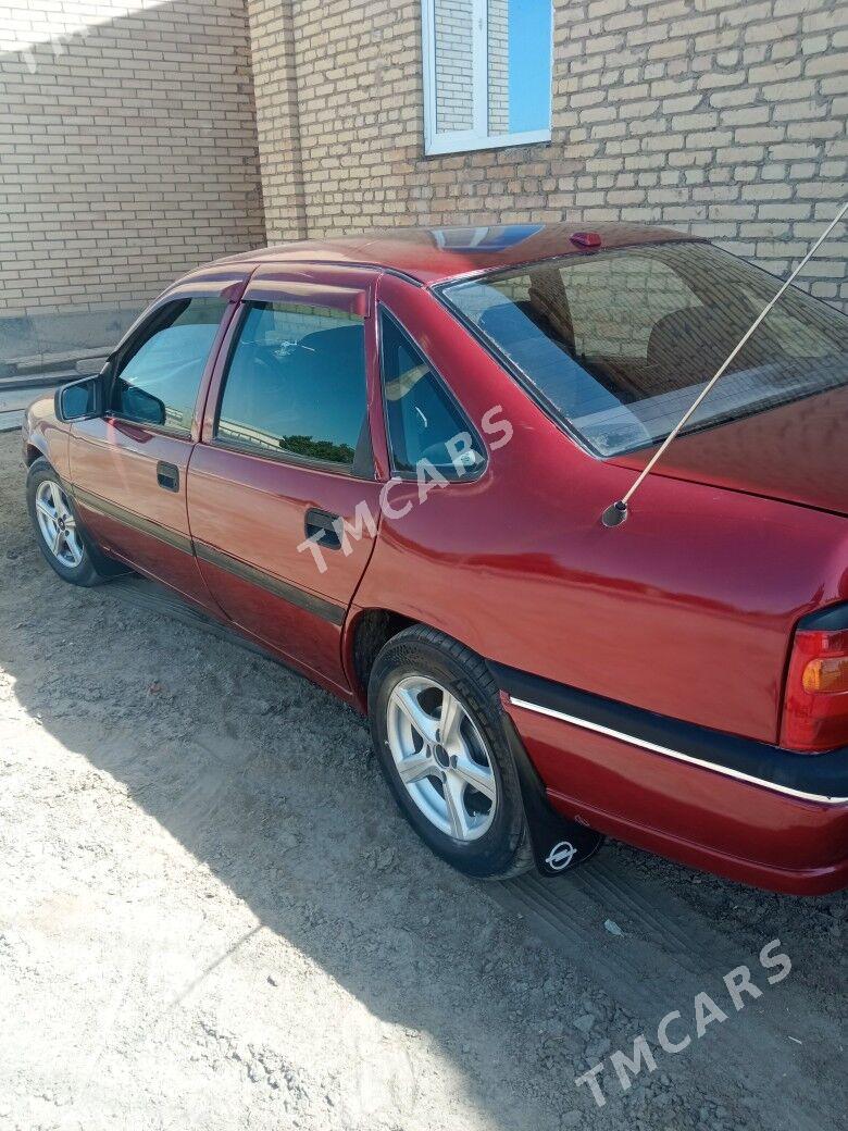 Opel Vectra 1993 - 33 000 TMT - Фарап - img 6