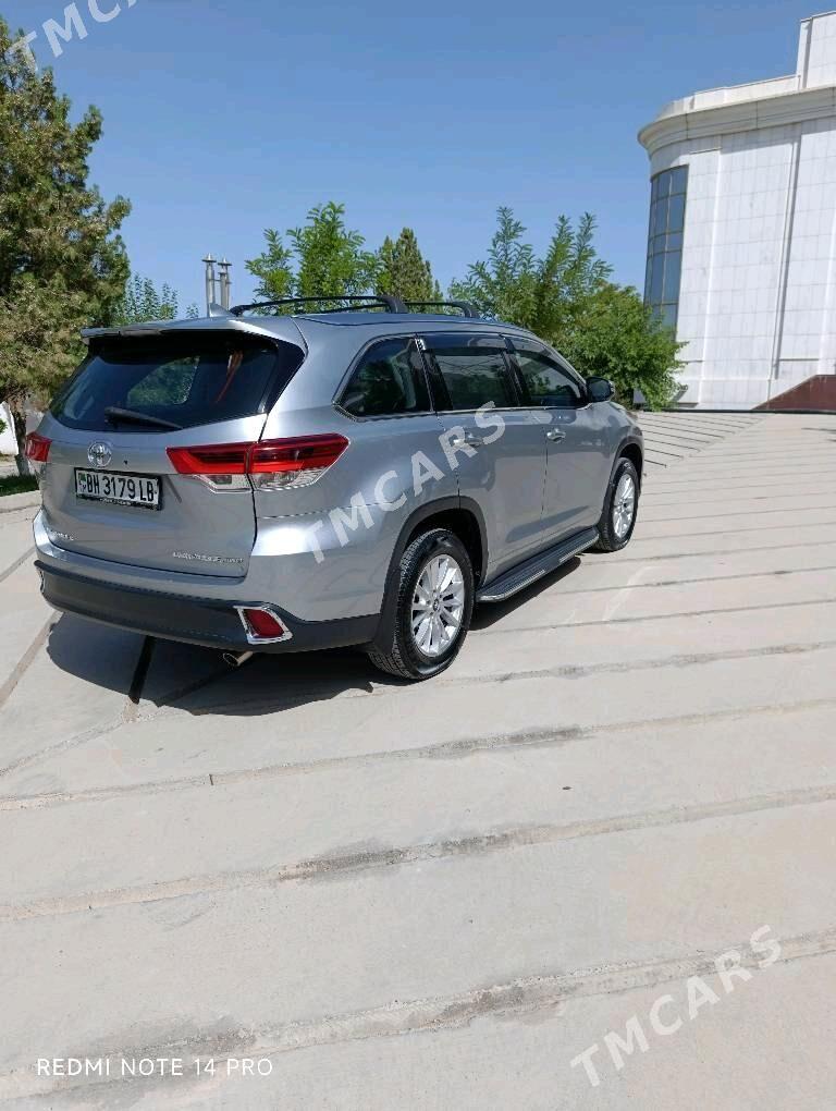 Toyota Highlander 2017 - 480 000 TMT - Туркменабат - img 4