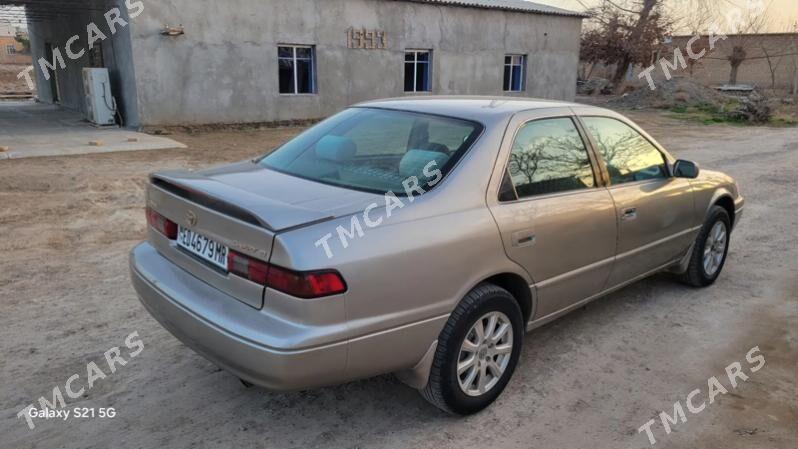 Toyota Camry 1998 - 128 000 TMT - Ёлётен - img 2