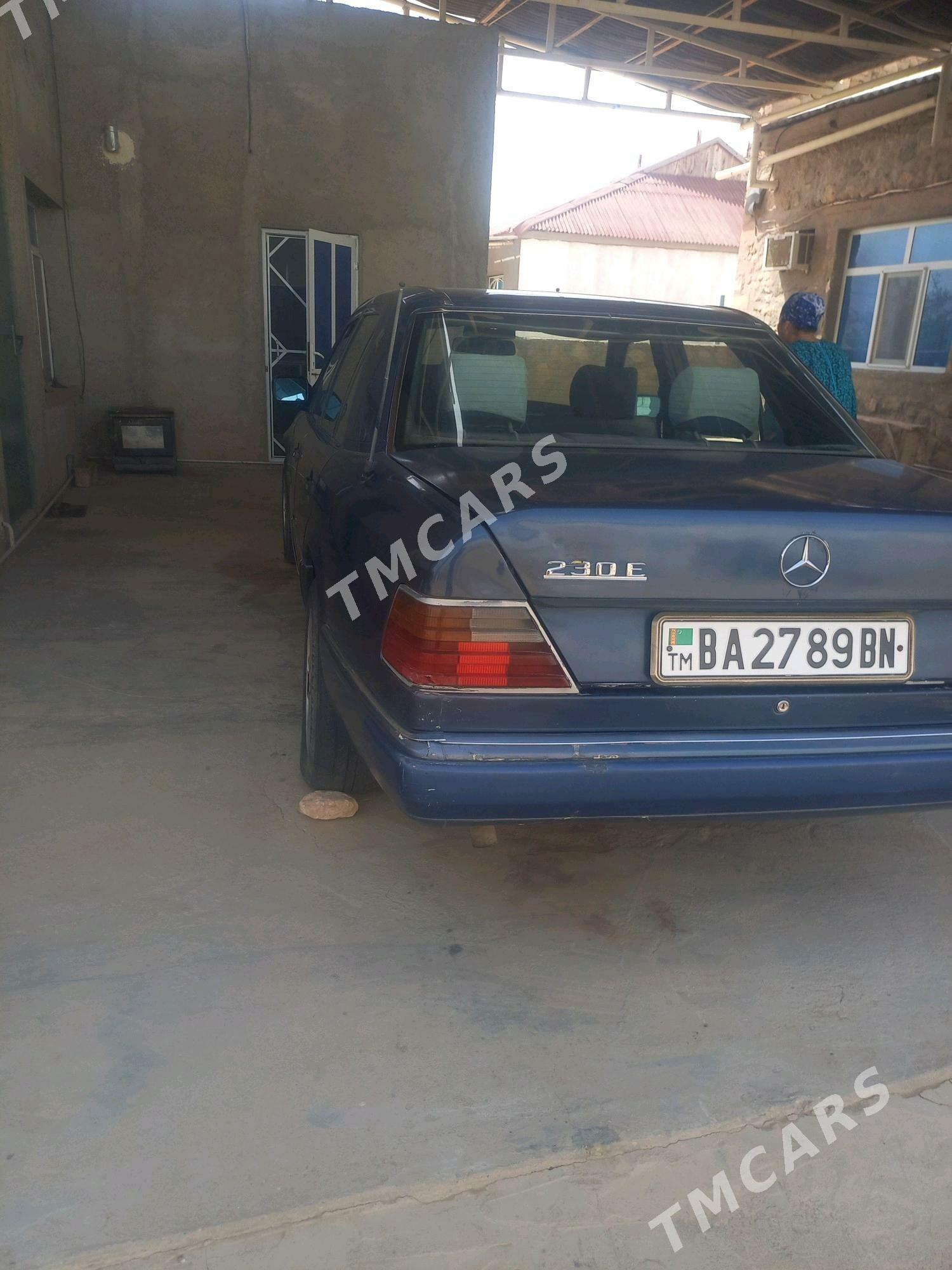 Mercedes-Benz 230E 1991 - 16 000 TMT - Джебел - img 3