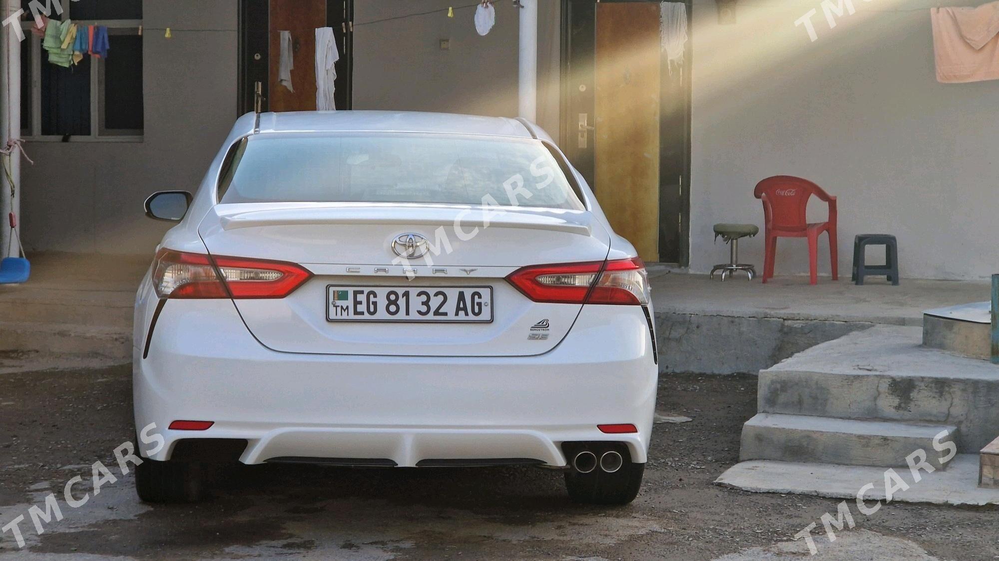 Toyota Camry 2018 - 268 000 TMT - 2 мкр - img 7