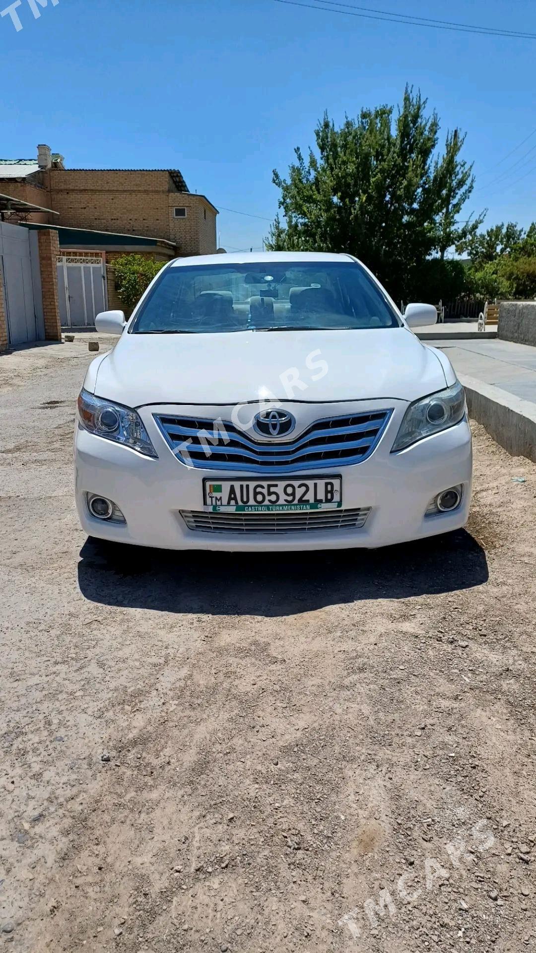 Toyota Camry 2010 - 180 000 TMT - Саят - img 4