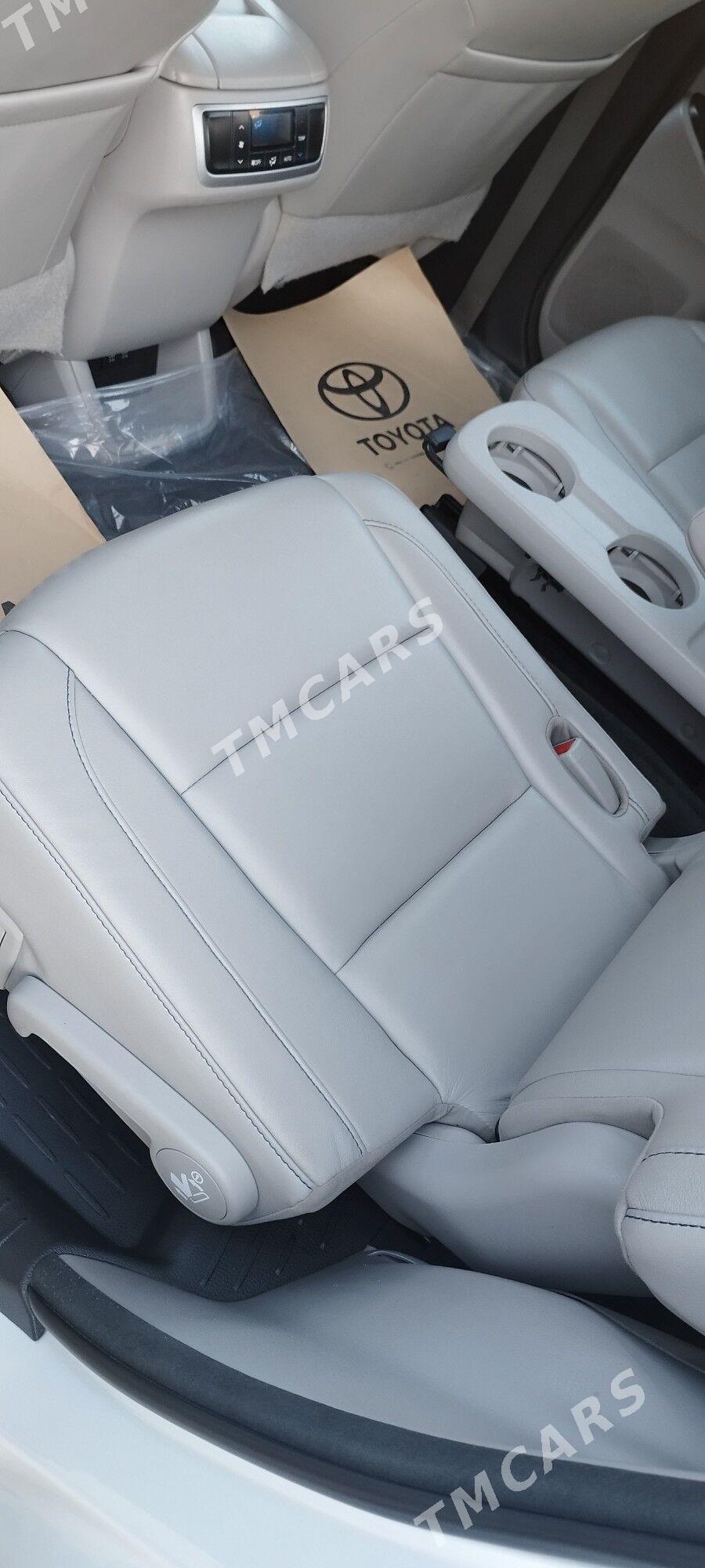 Toyota Highlander 2018 - 530 000 TMT - Дашогуз - img 7