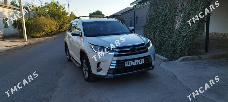 Toyota Highlander 2018 - 530 000 TMT - Дашогуз - img 5