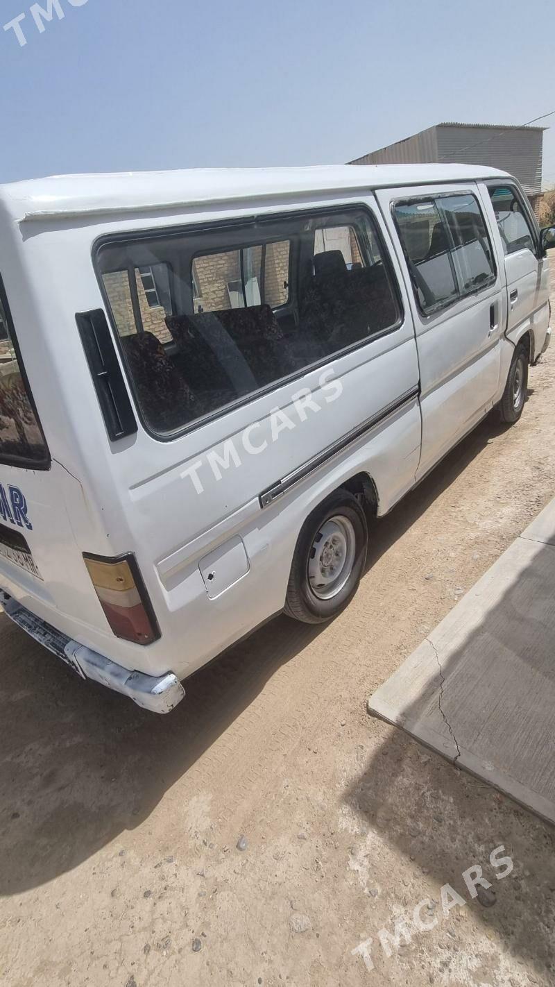 Nissan Urvan 1993 - 40 000 TMT - Mary - img 3