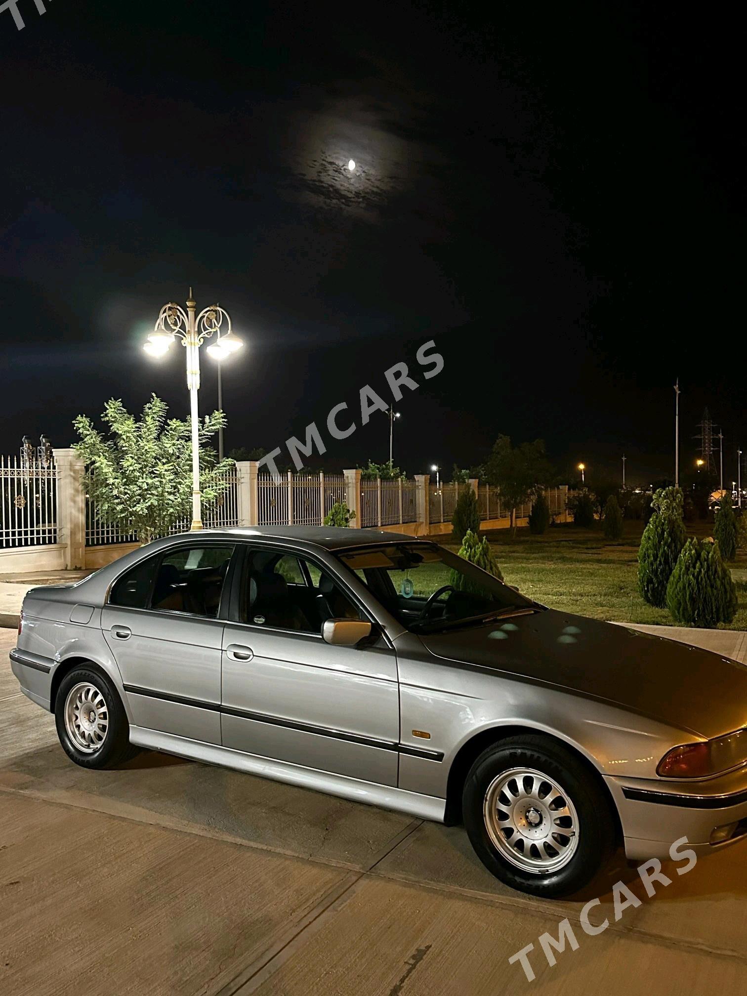 BMW E39 1998 - 105 000 TMT - Балканабат - img 5