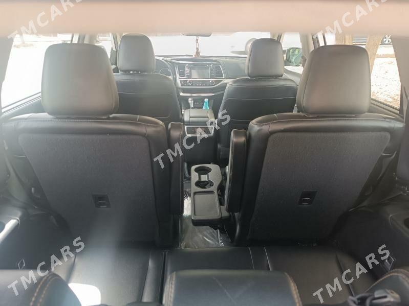 Toyota Highlander 2018 - 420 000 TMT - Мары - img 8