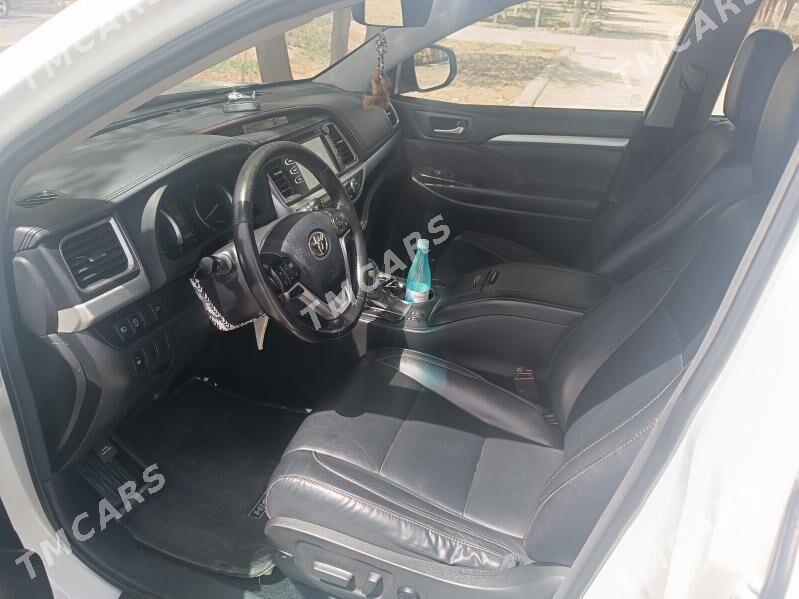Toyota Highlander 2018 - 420 000 TMT - Мары - img 6