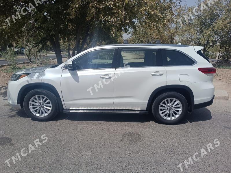 Toyota Highlander 2018 - 420 000 TMT - Мары - img 4