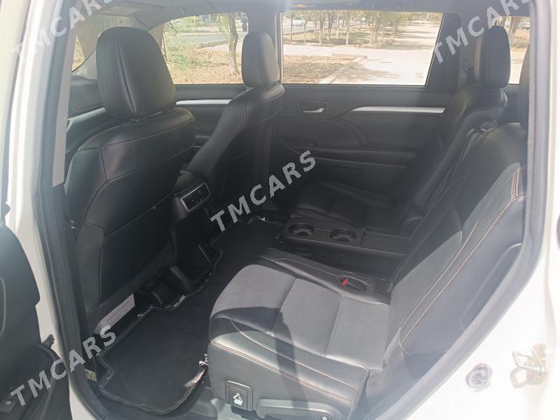 Toyota Highlander 2018 - 420 000 TMT - Мары - img 7