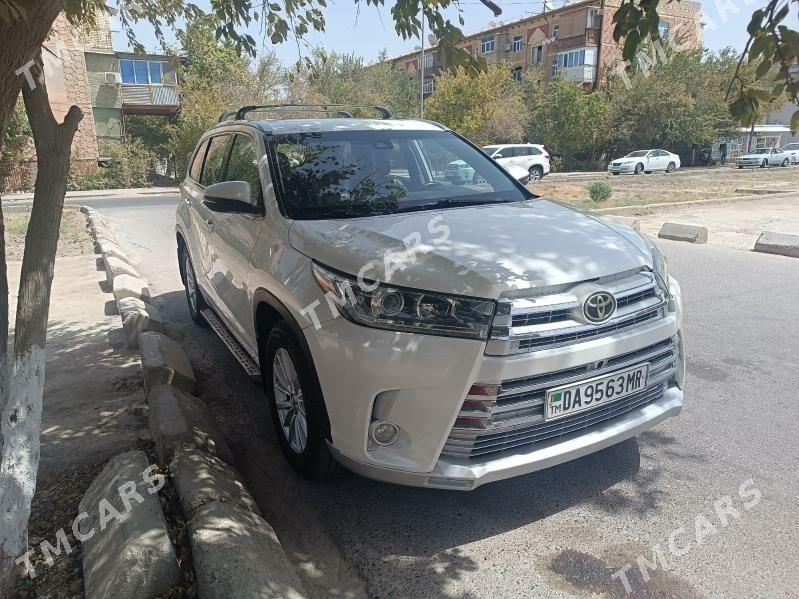 Toyota Highlander 2018 - 420 000 TMT - Мары - img 2