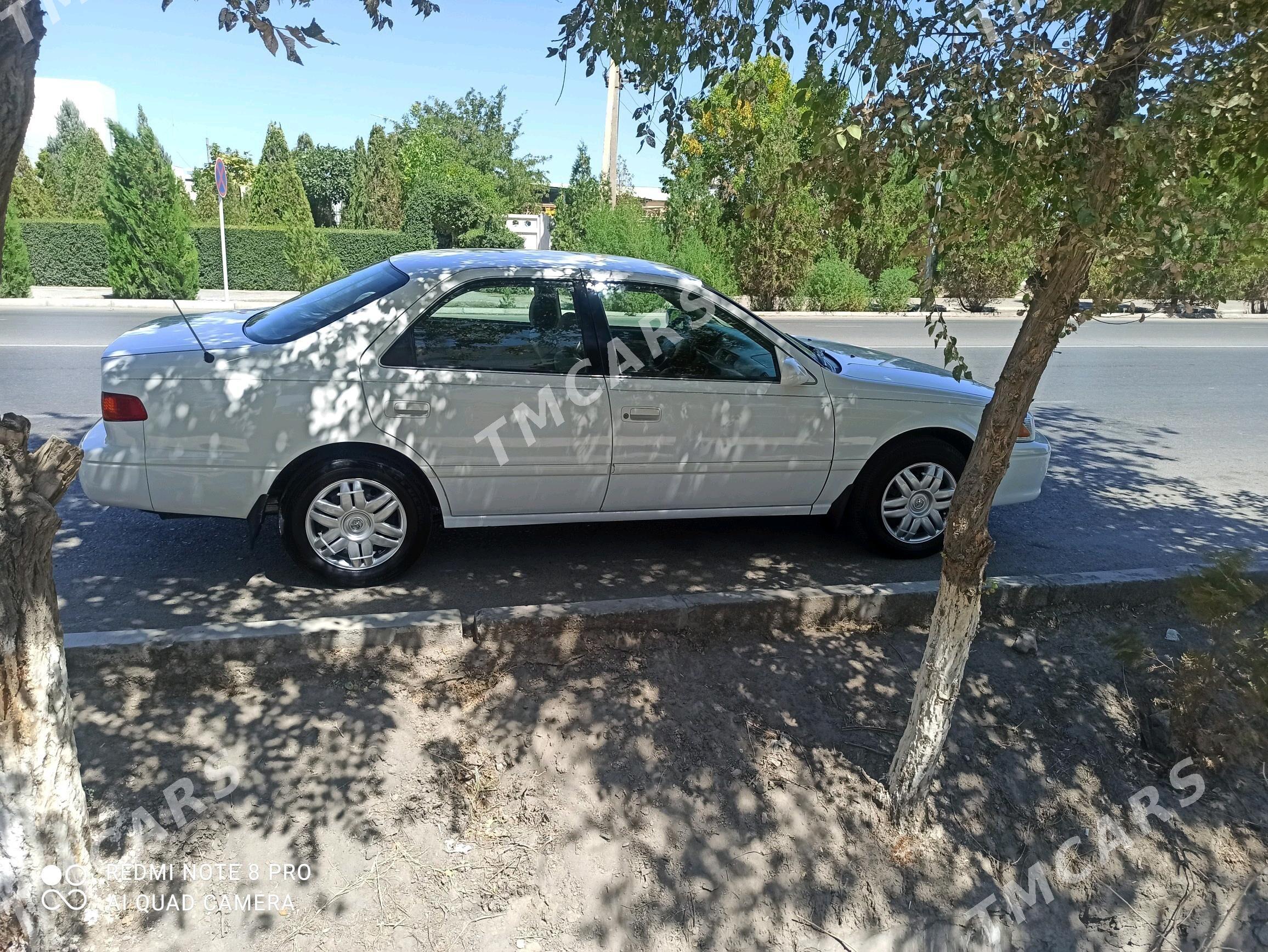 Toyota Camry 2001 - 160 000 TMT - Дашогуз - img 3