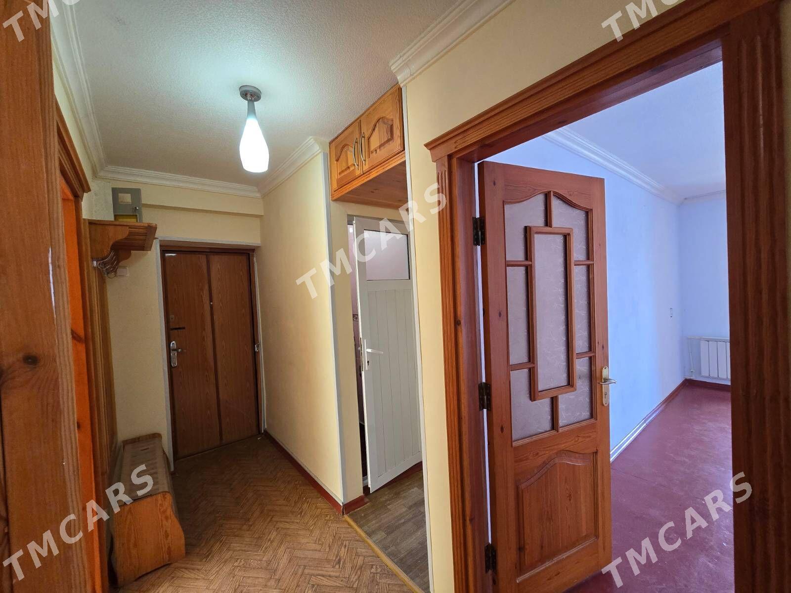10mkr 3kom 2etaž razdelni - 10 мкр - img 4
