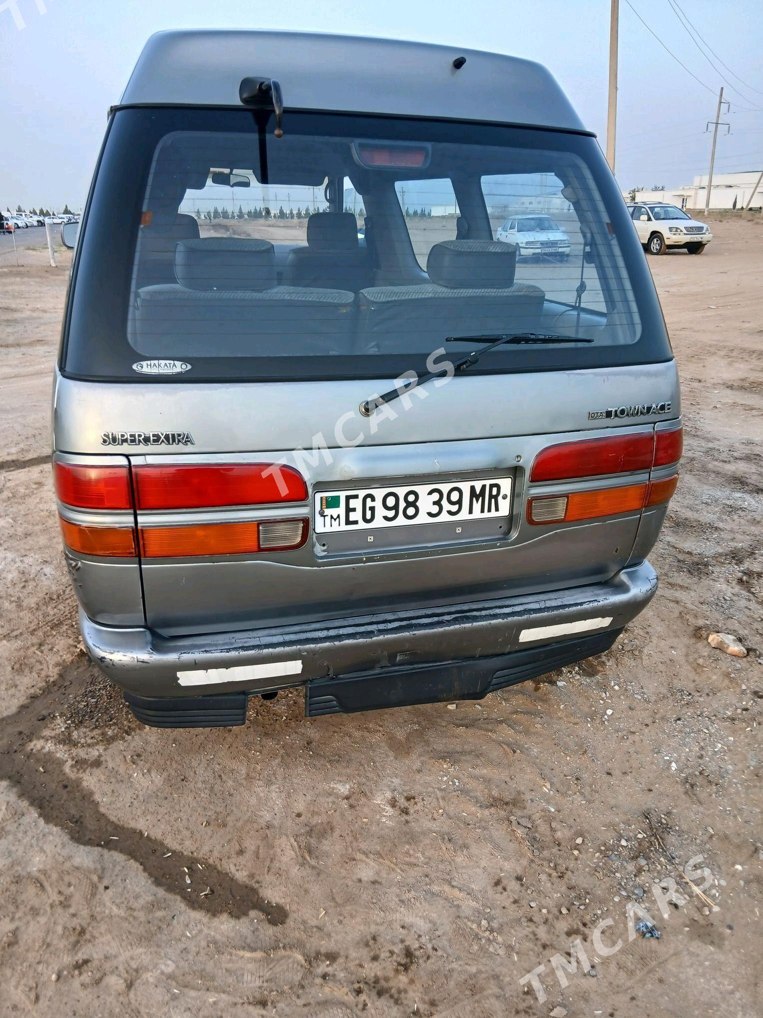 Toyota Town Ace 1994 - 60 000 TMT - Мары - img 7