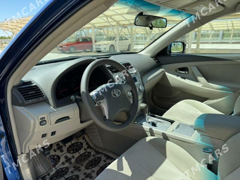 Toyota Camry 2010 - 172 000 TMT - Дашогуз - img 4