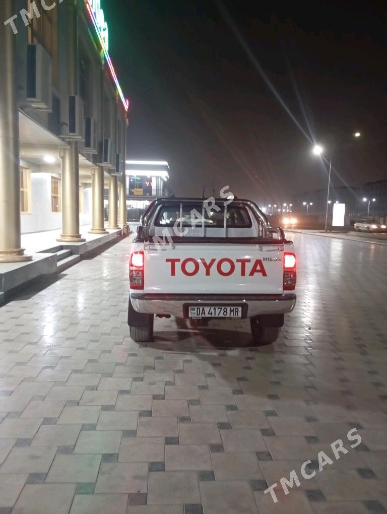 Toyota Hilux 2012 - 240 000 TMT - Мары - img 5