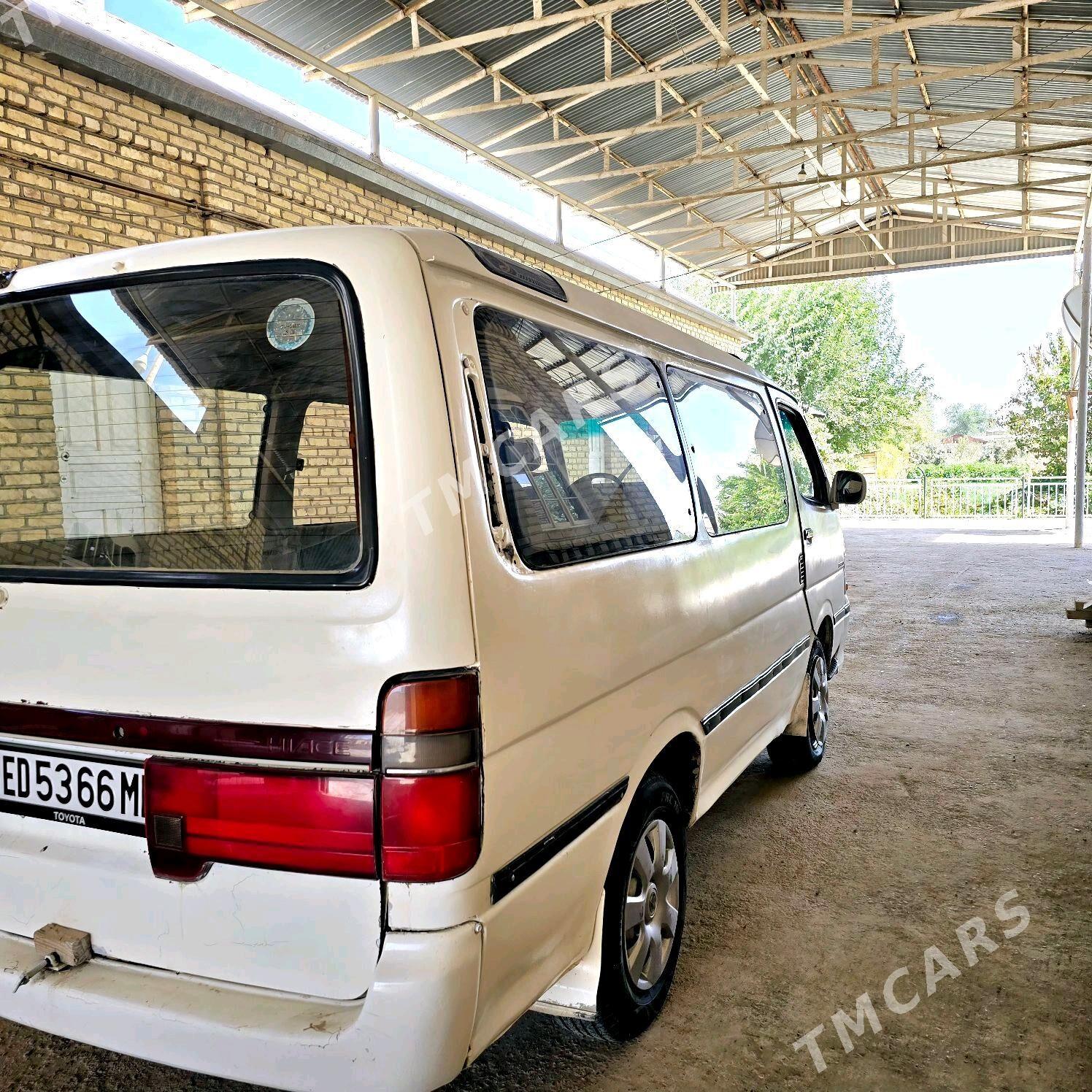 Toyota Hiace 1996 - 48 000 TMT - Мары - img 3