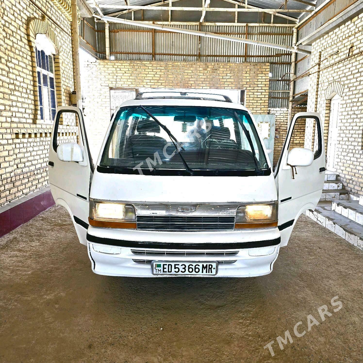 Toyota Hiace 1996 - 48 000 TMT - Мары - img 5