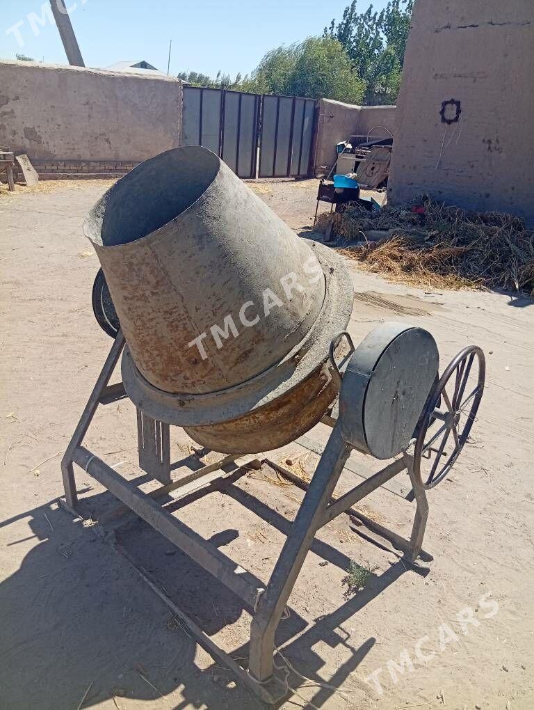mişalka beton garmak üçin - Gurbansoltan Eje - img 4