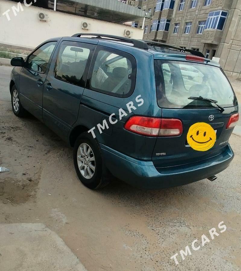 Toyota Sienna 2002 - 180 000 TMT - Туркменабат - img 3