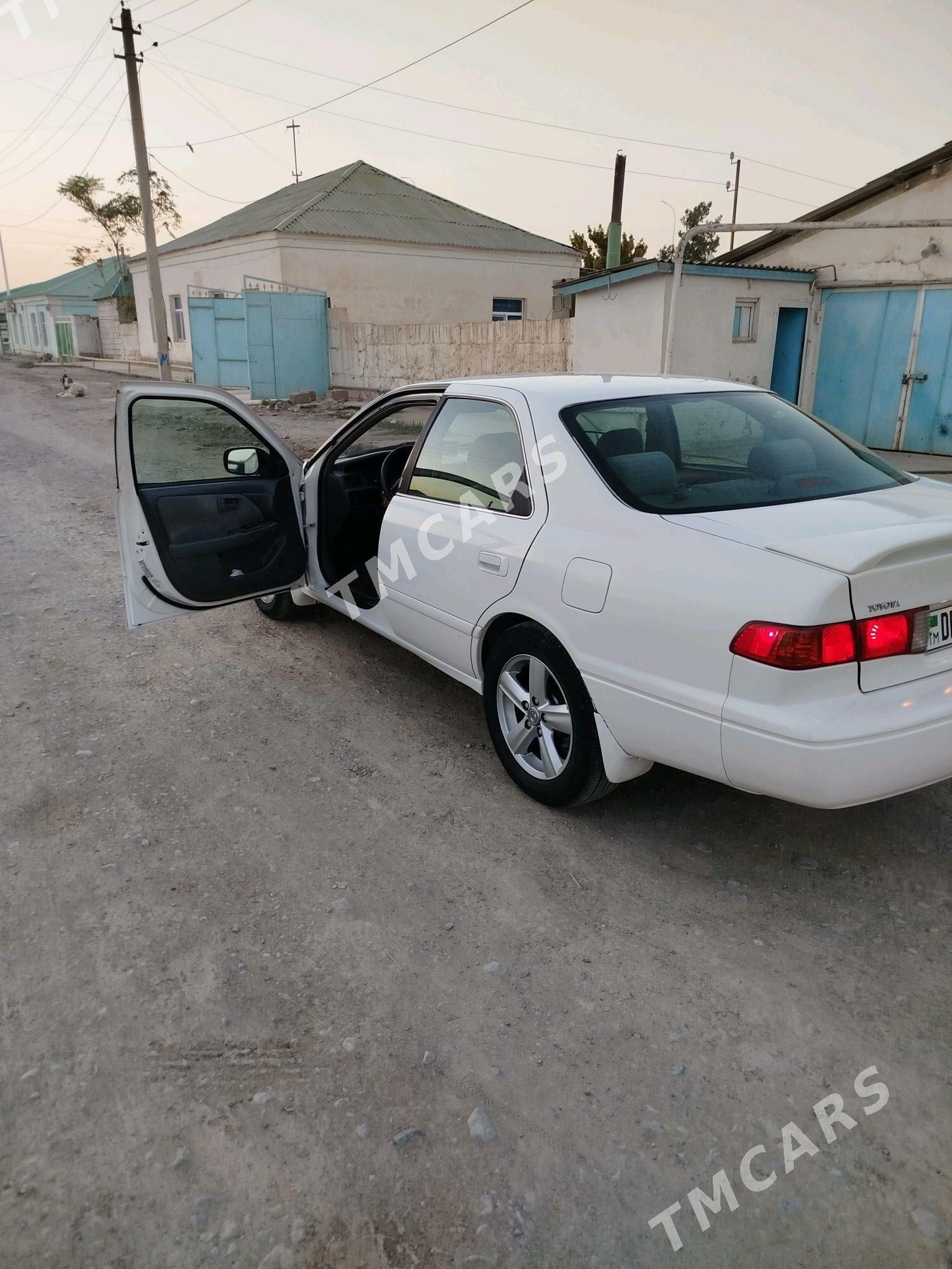 Toyota Camry 2001 - 130 000 TMT - Анев - img 2