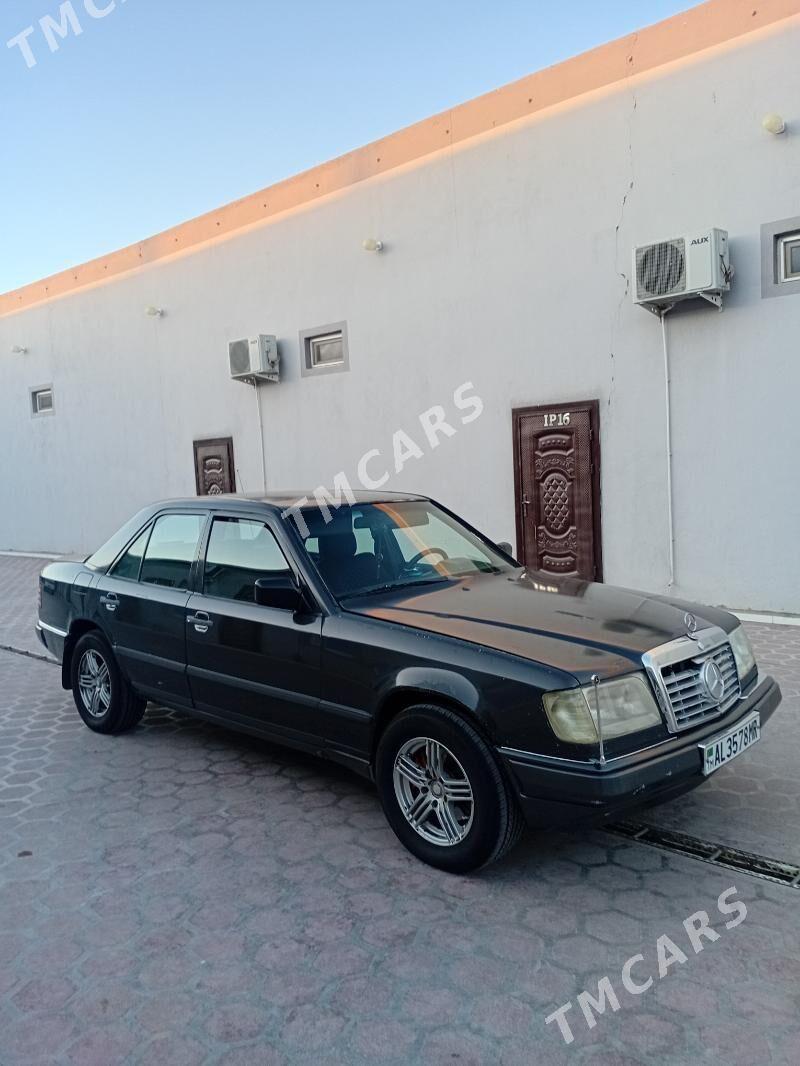 Mercedes-Benz 300E 1989 - 45 000 TMT - Мары - img 3